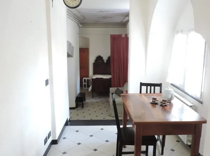 Antico Borgo 펜션 키아바리