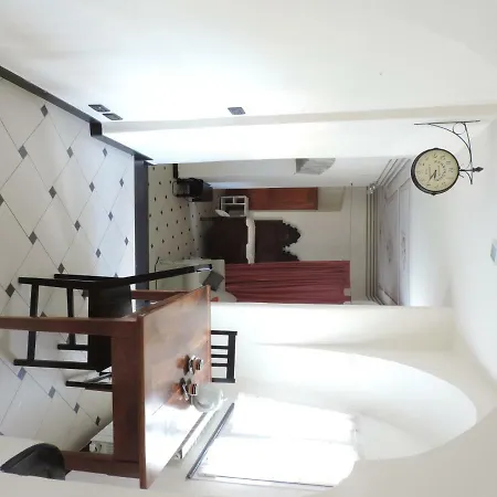 Antico Borgo * Кьявари